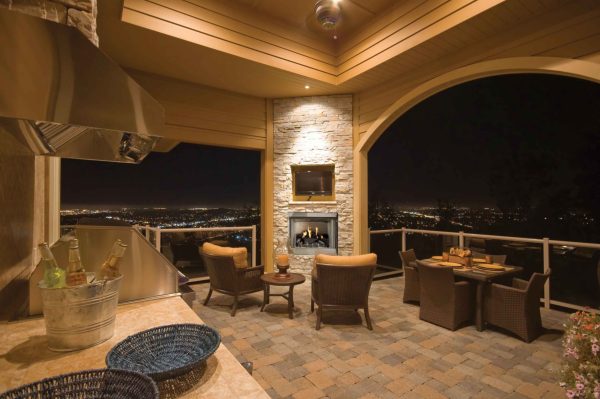 White Mountain Hearth - Outdoor Traditional Premium Fireplaces